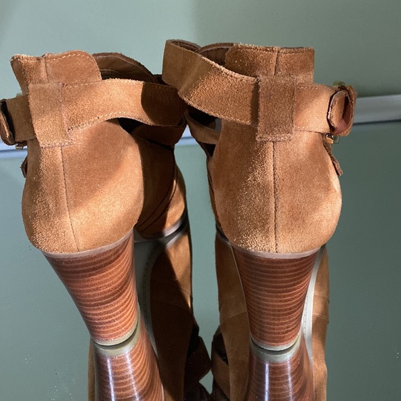 2 items for the higher price! Casual high heels! - Picture 2 of 4